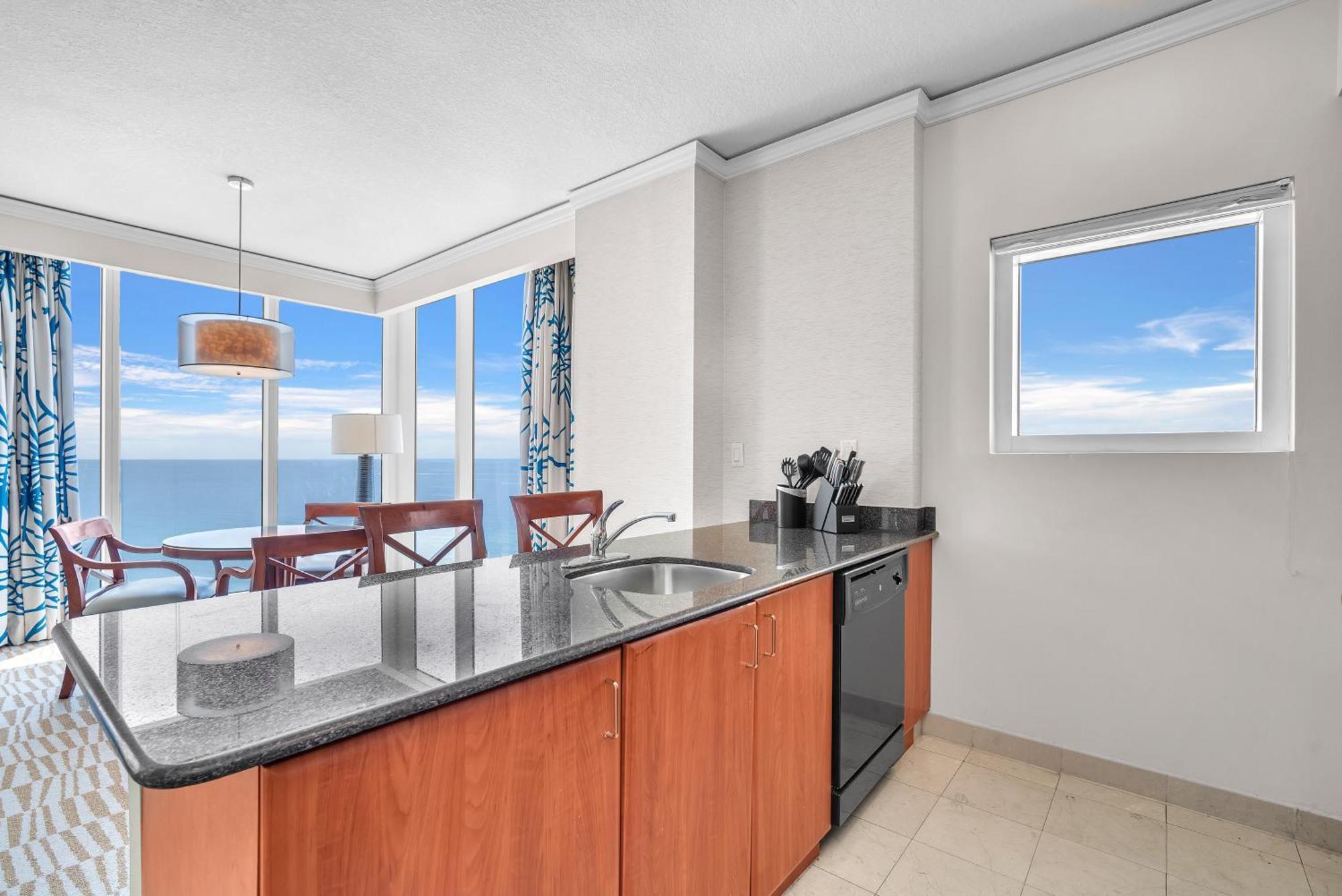 Trump Intl 2 Bedroom Apartment 1600 Sqf Ocean Front Miami Beach Luaran gambar